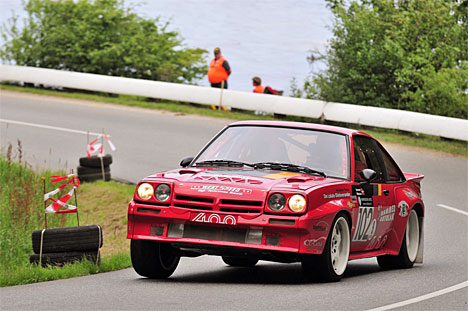 En af feltets favoritter er Jan Sørensen fra Hammel i denne Opel Manta 400 fra starten af 1980'erne